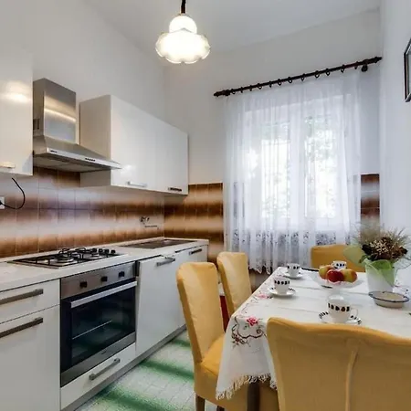 Prkacin Apartment Trogir