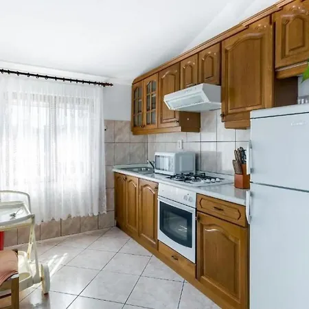 Prkacin Apartment Trogir